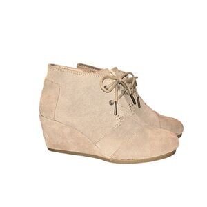 TOMS Women's Tan Suede Wedge Boots Size 7.5
